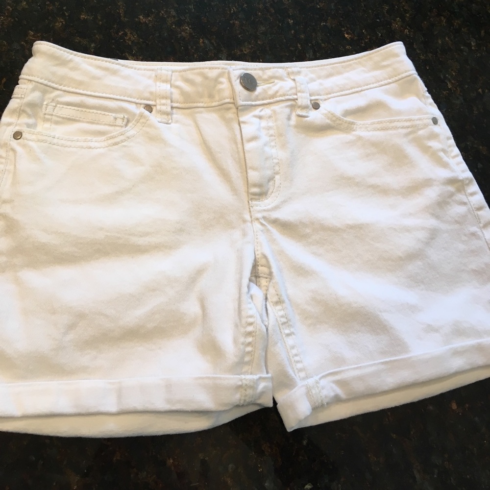 LC Lauren Conrad white Bermuda’s size 4